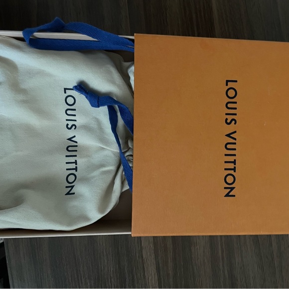 Louis Vuitton Circle Prime 20MM Reversible Belt - Picture 2 of 7